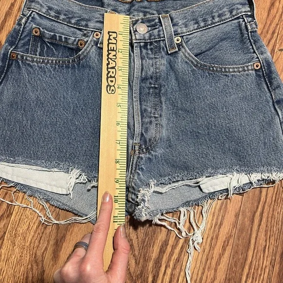 Veda RARE Levi's Cut Off Patchwork Pocket Button Fly‎ Denim Shorts Women's 24" - Picture 7 of 7